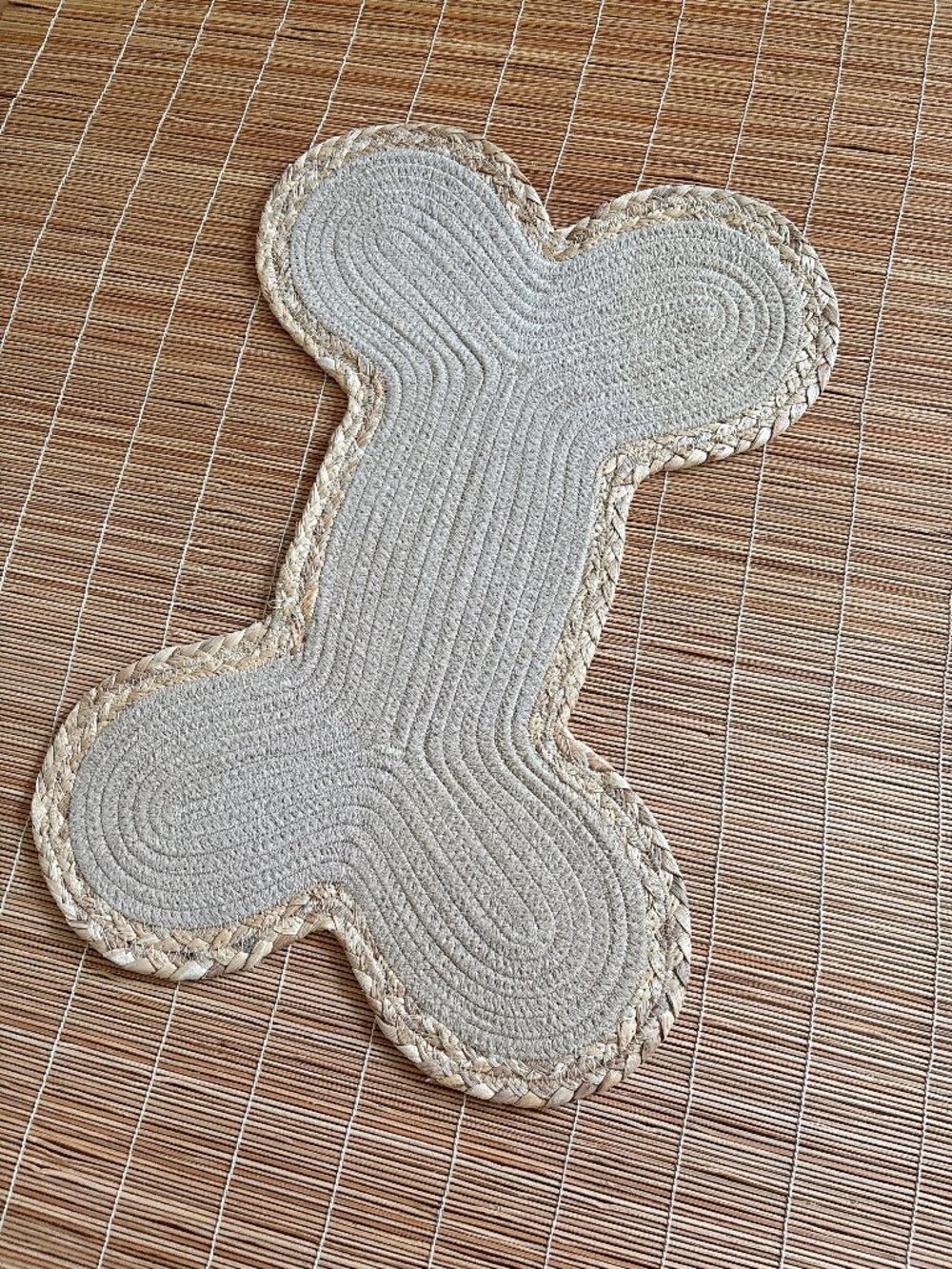 Neutral Beige Bone-Shaped Bath Mat - Unbranded